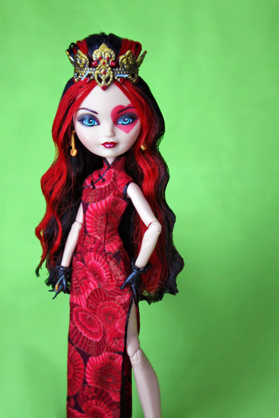 Dolly Review: Ever After High Lizzie Hearts
